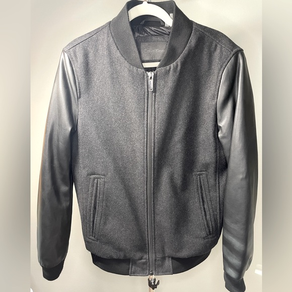 NWOT Men’s Calvin Klein dark gray wool bomber jacket with leather sleeves. Small - Picture 1 of 7